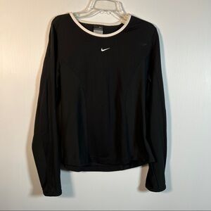 NIKE SPHERE DRY Running Gear. Black breathable and black polyester w/reflective